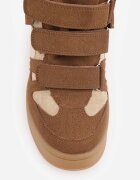  Sneakers izolați pe platformă din imitație de piele întoarsă închiși cu scai Toiavon Maro