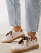  Sneakers retro în stilul tenisilor cu șireturi duble și franjuri Salmisa Bej