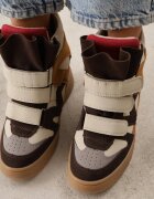  Sneakers retro izolați pe talpă compensată ascunsă cu barete cu scai Penetia Bej