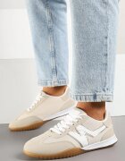  Sneakerși Bej în Stilul Tenisilor Iconici cu Cusături Decorative Elanicia
