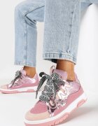  Sneakersi Roz cu Șireturi Decorative și Sclipici Nevesa