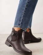 super mode Botine cu talpă joasă (tip chelsea) decorate cu dungă și cataramă Rosint Maro