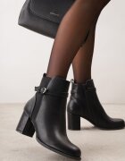 super mode Botine cu toc gros și cataramă metalică Chansa Negre