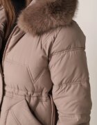 swest Geacă lungă de iarnă cu glugă blăniță și matlasare geometrică Marlaina Bej