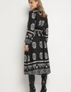 unigirl Rochie Neagră de Cămașă Decorată cu Model Ornamental cu Cordon Legat Roriola