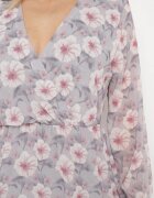 Unique Rochie Gri deschis cu flori cu decolteu în V Marnlla