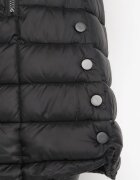  Vestă Neagră Matlasată cu Blană Artificială și Glugă Semille