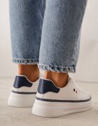 vices Adidași Alb-Bleumarin în Stil Basic cu Inserții Contrastante Cezerina