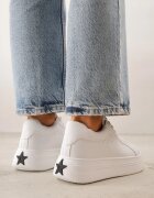 vices Adidași Albi cu Inserție Metalică Perforație și Stea Edanatia