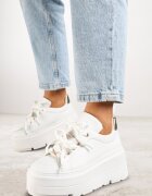 vices Adidași Albi Plati Cu șireturi Decorați Cu Inserții Metalice Nelaviraen