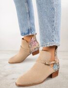 vices Botine Bej cu Toc decorate cu Motiv Floral Selatea