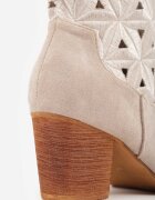 vices Botine bej deschis cu toc stil cowboy decorate cu model ajurat Zelori