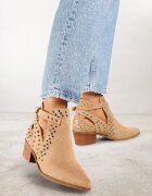 vices Botine Cowboy Bej închis cu Toc decorate cu Decupaj și Inserții Metalice Nelori