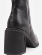 vices Botine Negre până la gleznă pe toc gros decorate cu aplicație metalică Nilerie
