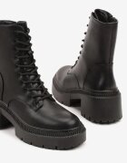 vices Ghete Negre Tip Worker cu platformă cu relief și ornament violet