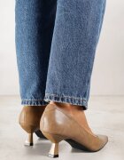 vices Pantofi cu toc Bej închis în stil toc pisică cu branț din piele naturală Lukke