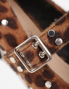 vices Pantofi cu toc cui cu imprimeu leopard cu branț din piele baretă și capse Nalizelle