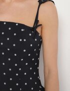 vices Rochie bleumarin cu buline cu croi evazat cu legătură cu bretele Saririse
