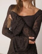 vices Rochie de seară din dantelă cu volane la mâneci și la tiv Nasanel Maro