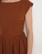 vices Rochie Evazată Maro cu Decolteu Tip Bărcuță Milasena