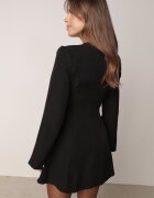 vices Rochie neagră cu croi cloș cu mâneci ample Natemia