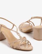 vices Sandale bej cu toc cu barete decorative Oviarissa