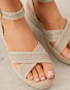 vices Sandale Bej deschis Împletite Boho cu curele încrucișate Aqiaria