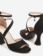 vices Sandale Negre cu Toc Stiletto cu Bretele Asimetrice Saroneira
