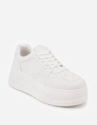 vices Sneakerși Albi pe Platformă cu Perforație Decorativă la Vârf Riovera