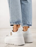 vices Sneakersy Albe pe Platformă Decorați cu Aplicație Rotundă Wodvire