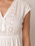 wei wei Rochie Albă de Bumbac Cloș cu Model Ajurat și Elastic în Talie Decorată cu Nasturi Venevia