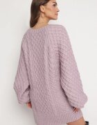 wool fashion Pulover mov deschis cu o croială alungită și un tricotaj modern Ahexa