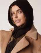 yu & me Cagulă tip glugă din lână și vâscoză decorată cu particule strălucitoare Ifani Maro