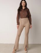 yu & me Pantaloni Bej Evazați cu Lănțișor Riselda