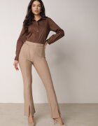 yu & me Pantaloni Bej Evazați cu Lănțișor Riselda