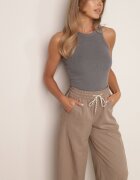 yu & me Pantaloni Casual cu croială Barrel cu talie înaltă și șnur în talie Kosma Bej