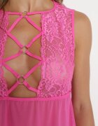 yuna Cămașă de noapte fucsia din plasă decorată cu dantelă și legătură și Stringuri Roberitte