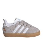 adidas Originals Pantofi sport Disney Gazelle din piele intoarsa cu sireturi elastice - Alb/Maro taupe
