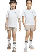 adidas Originals Set de tricou de bumbac si pantaloni scurti cu logo - 2 piese - Alb/Bej deschis