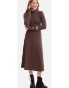BeWear Rochie midi - B299 Maro cu dungi - top mulat - evazat la baza - maneci lungi cu orificii pentru degete - top cu guler inalt - fara inchizatoare