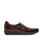 Caprice Pantofi loafer din piele lacuita cu model piele de crocodil - Rosu inchis