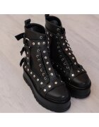 Exclusives Ghete din piele cu nituri Blackout