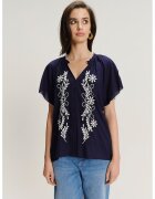 GreenPoint Bluza cu flori brodate si nasturi - Alb/Bleumarin