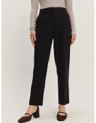 GreenPoint Pantaloni conici cu pliuri frontale - Negru