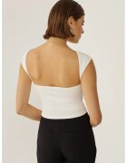 HiCCUP Top scurt crop cu deschis - alb - bumbac