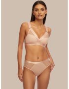 Kinga Sutien fara armatura Lara