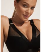 Kinga Sutien fara armatura Lara cu segmente din plasa