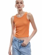 KOTON Top crop cu decolteu rotund si aspect striat - Portocaliu mandarina
