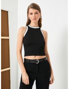 KOTON Top crop cu detalii contrastante - Negru
