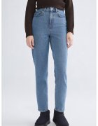 LC WAIKIKI Blugi mom fit cu talie inalta - Albastru deschis